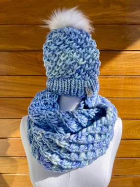 Aquamarine Luxury Merino Wool Knit Infinity Scarf and Hat Set Aquamarine Luxury Merino Wool Knit Infinity Scarf and Hat Set