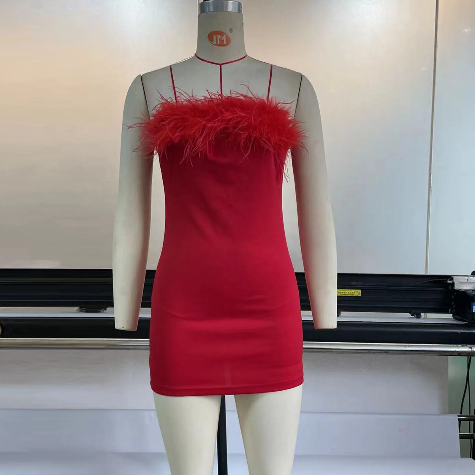 Nukty-shop birthday outfit Women's Fur Dress Sleeveless Sexy Backless Wrapped Chest Slim Skirt Hip Skirt