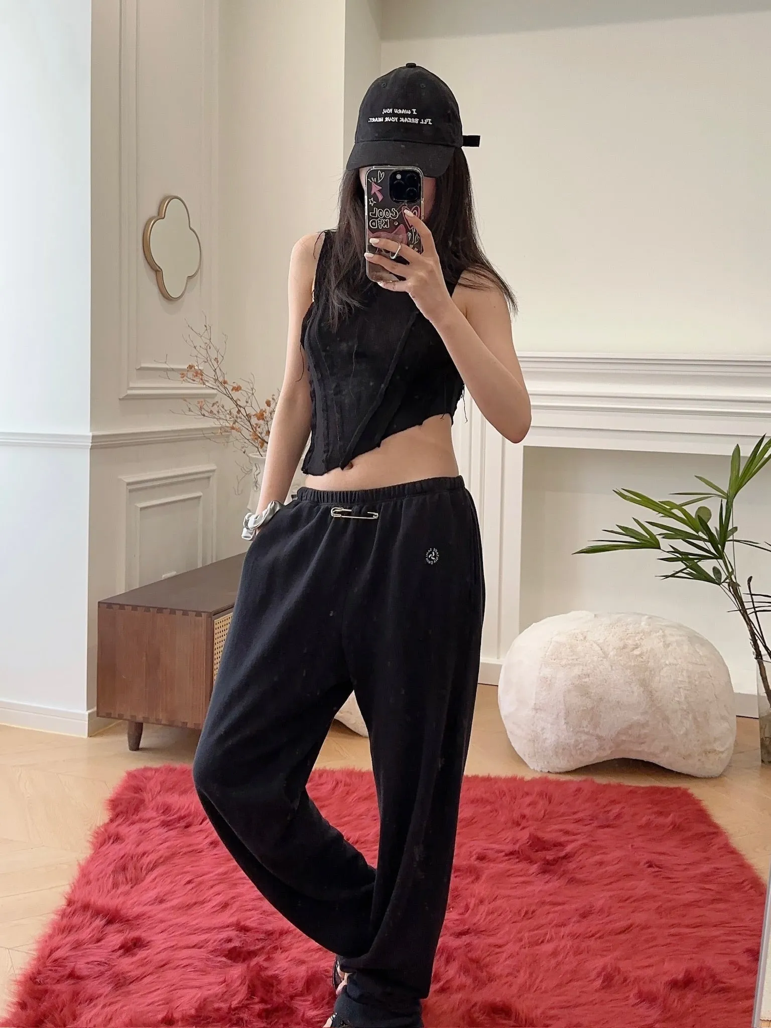 SAMI Miro Vintage - Asymmetric Sleeveless Top in Black Rib