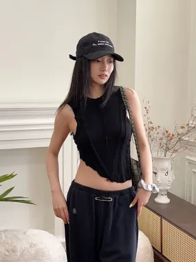 SAMI Miro Vintage - Asymmetric Sleeveless Top in Black Rib