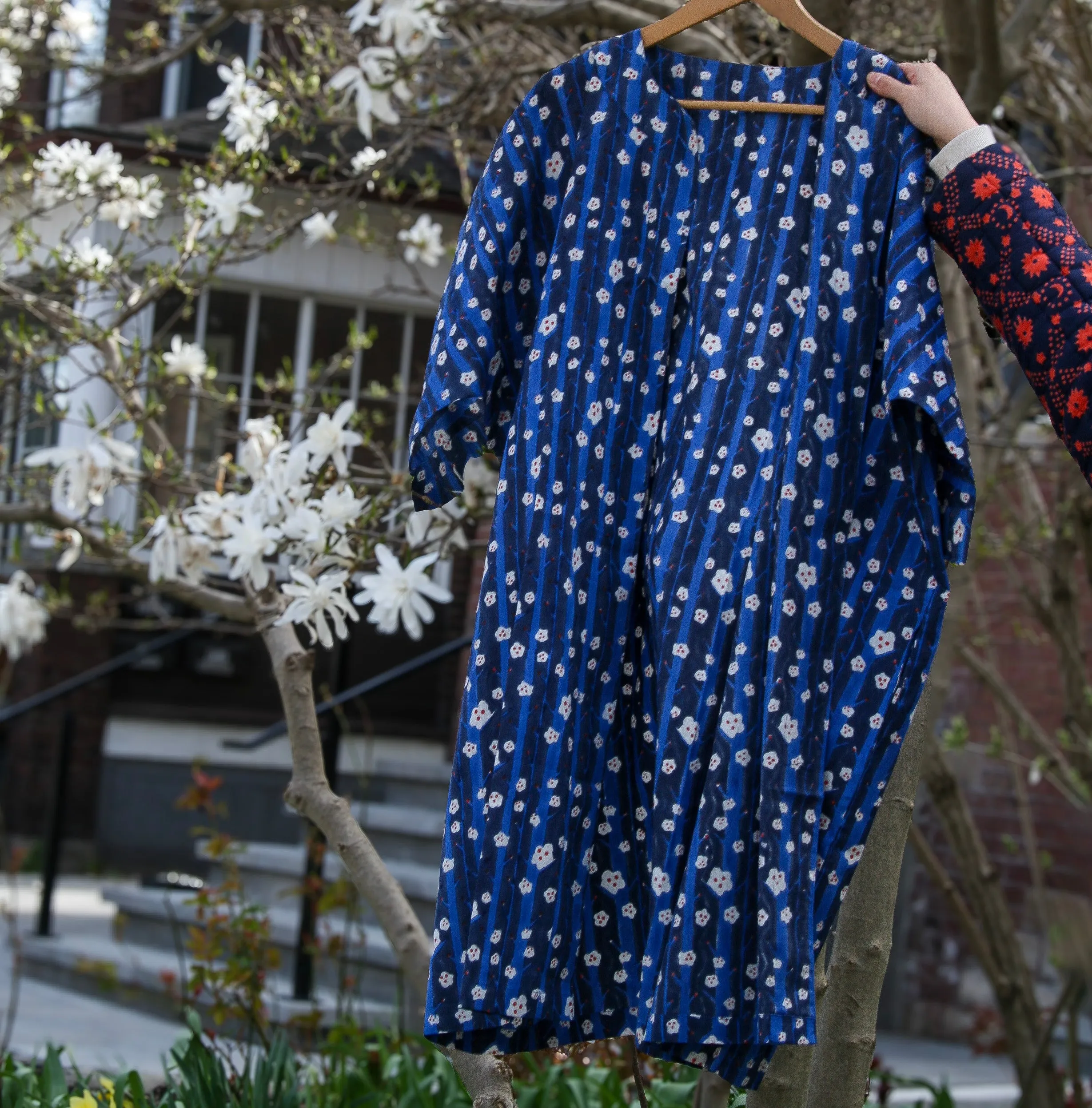 Toni Duster in Midnight Camellia
